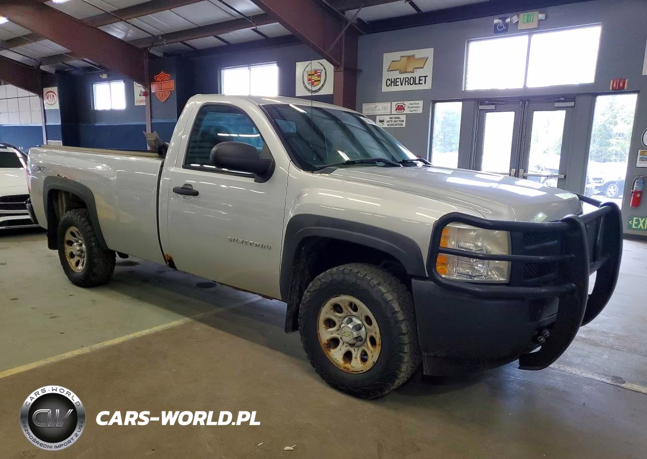 2011 Chevrolet Silverado K1500 VIN:1GCNKPE06BF115767 - 4