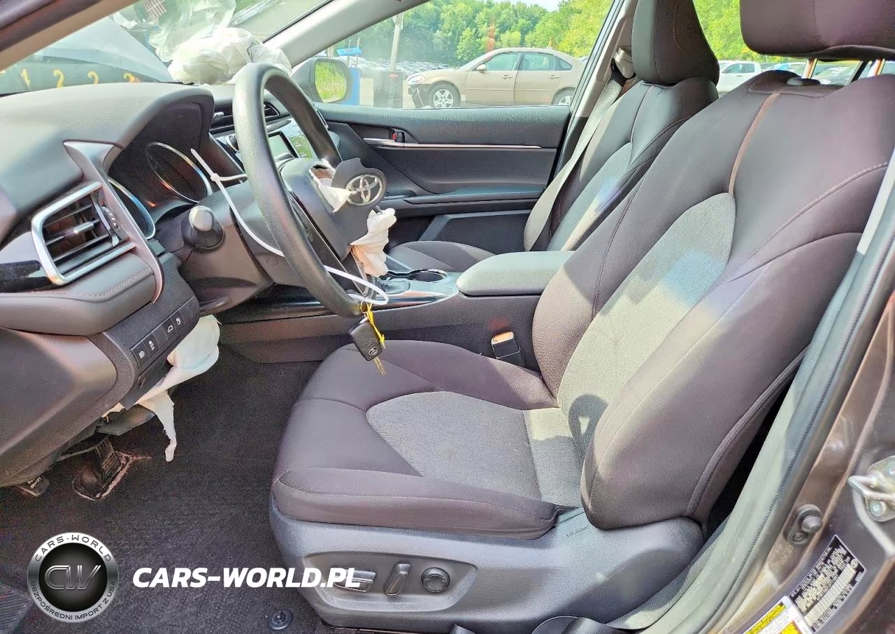 2018 Toyota Camry Le VIN:4T1B11HK7JU111961 - 7