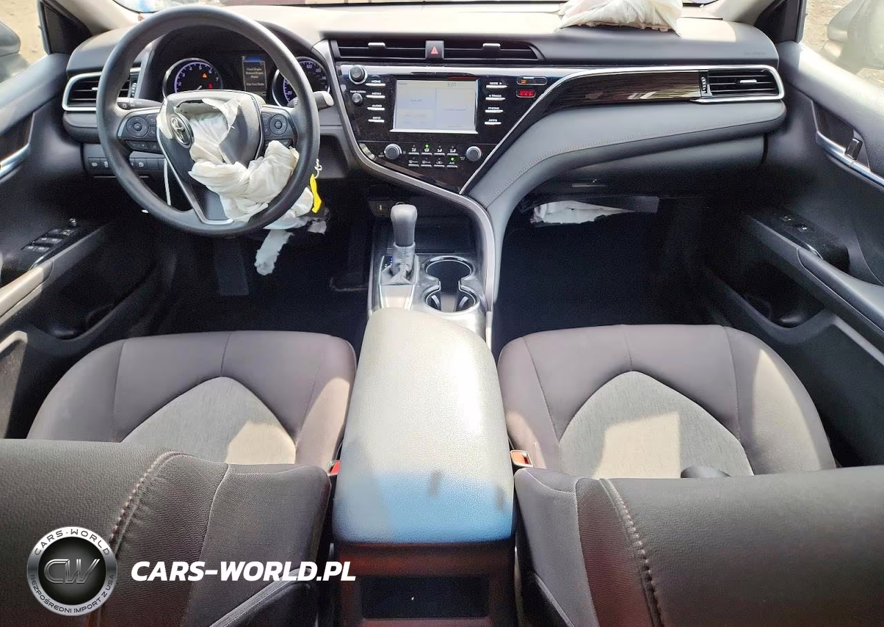 2018 Toyota Camry Le VIN:4T1B11HK7JU111961 - 8
