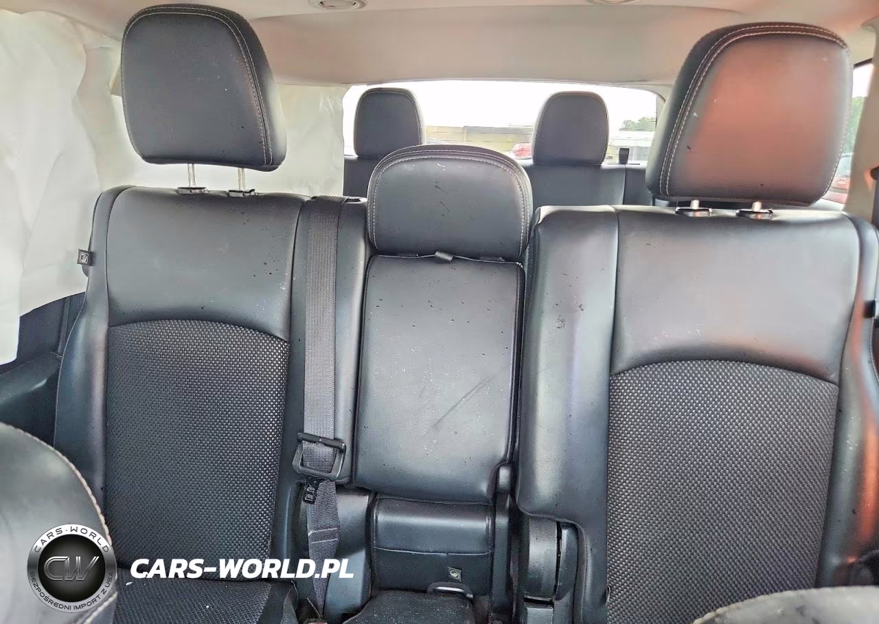 2019 Dodge Journey Crossroad VIN:3C4PDCGG1KT860843 - 10