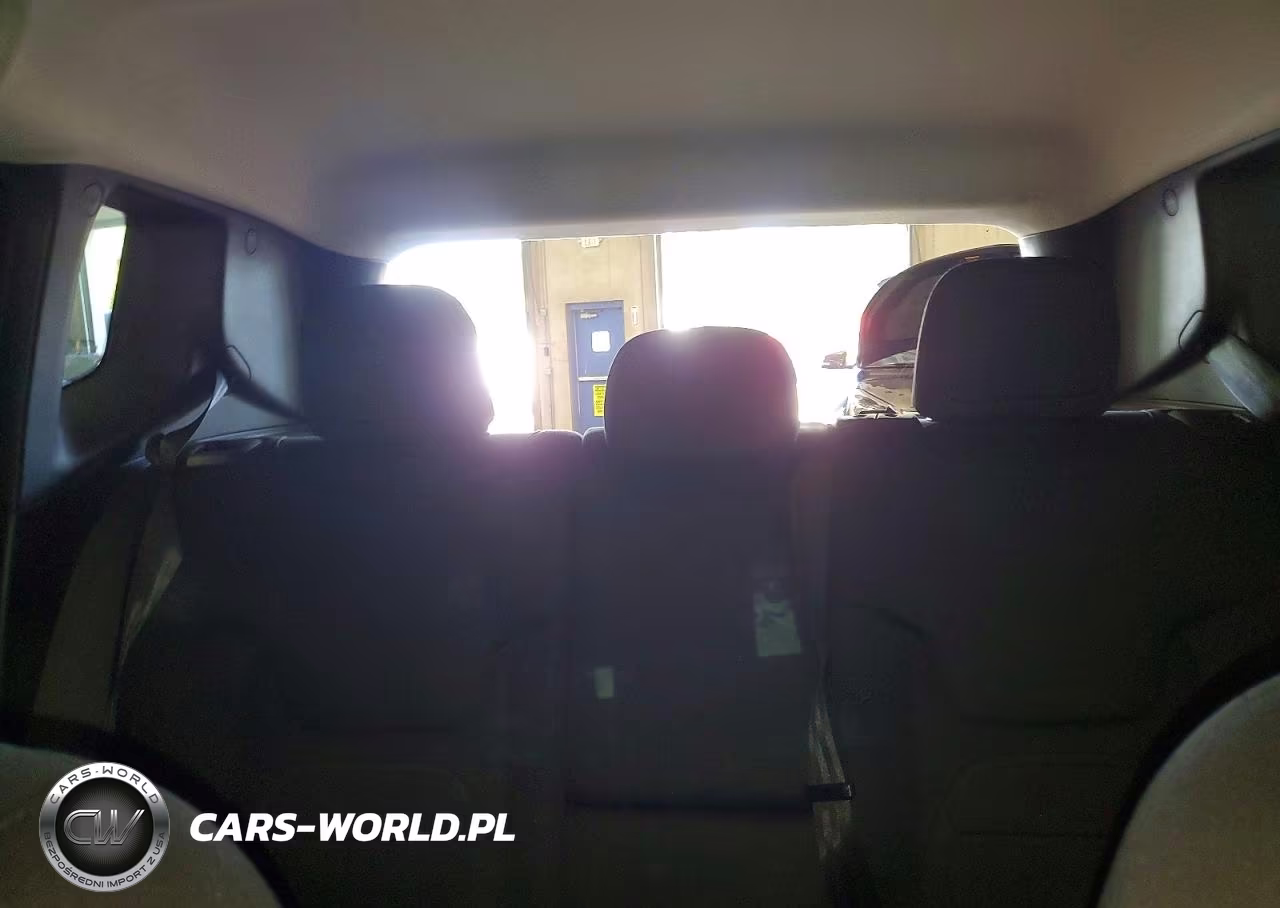 2022 Jeep Renegade Latitude VIN:ZACNJDB13NPN50470 - 10