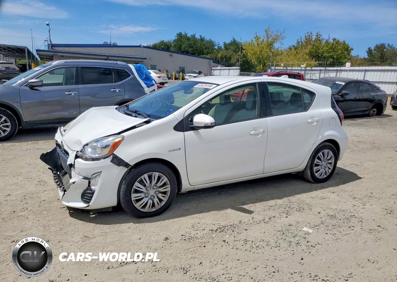2016 Toyota Prius C One