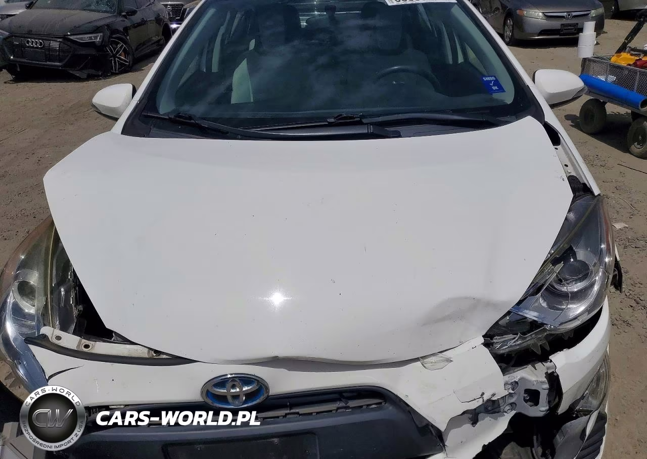 2016 Toyota Prius C One VIN:JTDKDTB32G1126709 - 11