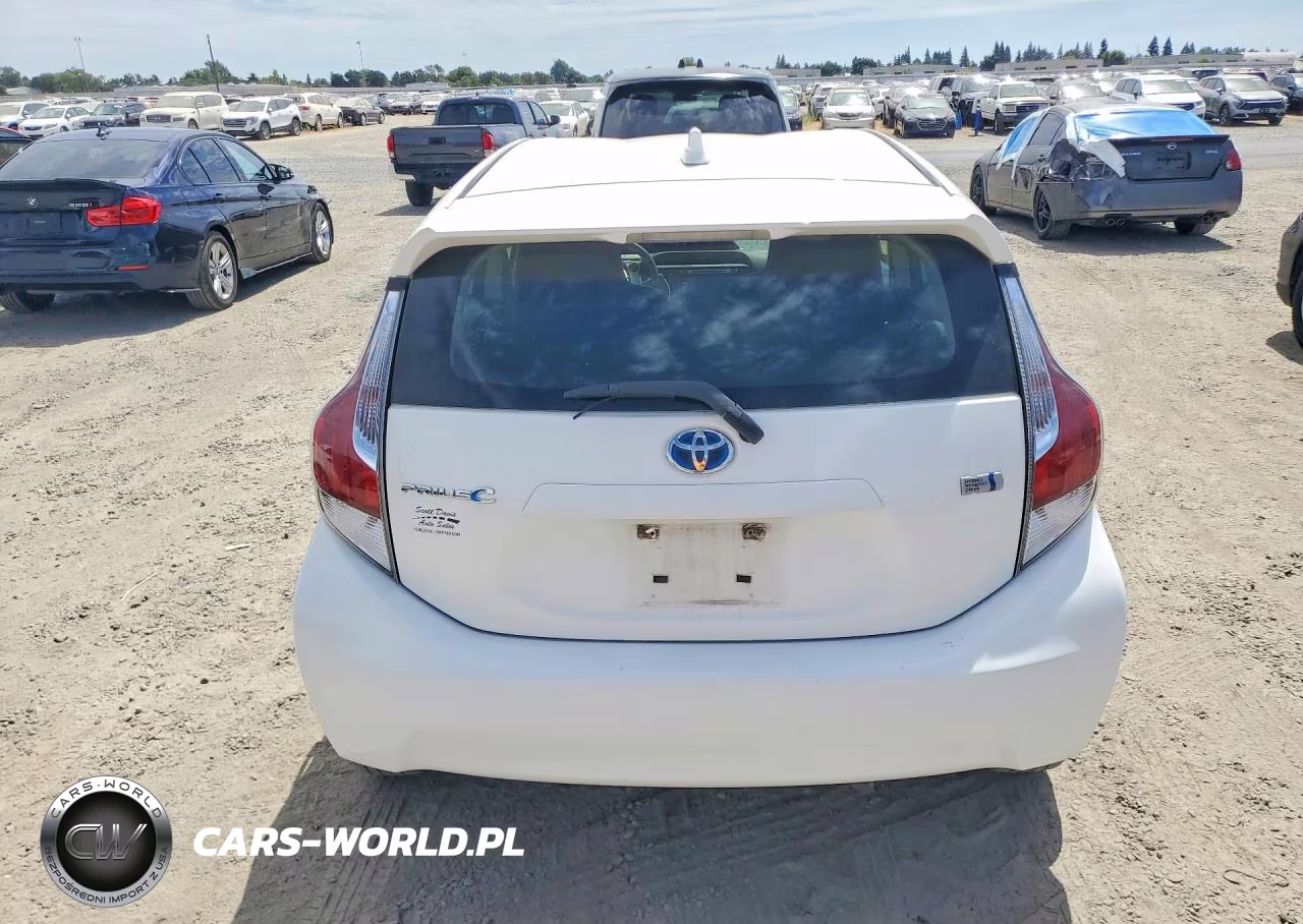 2016 Toyota Prius C One VIN:JTDKDTB32G1126709 - 6