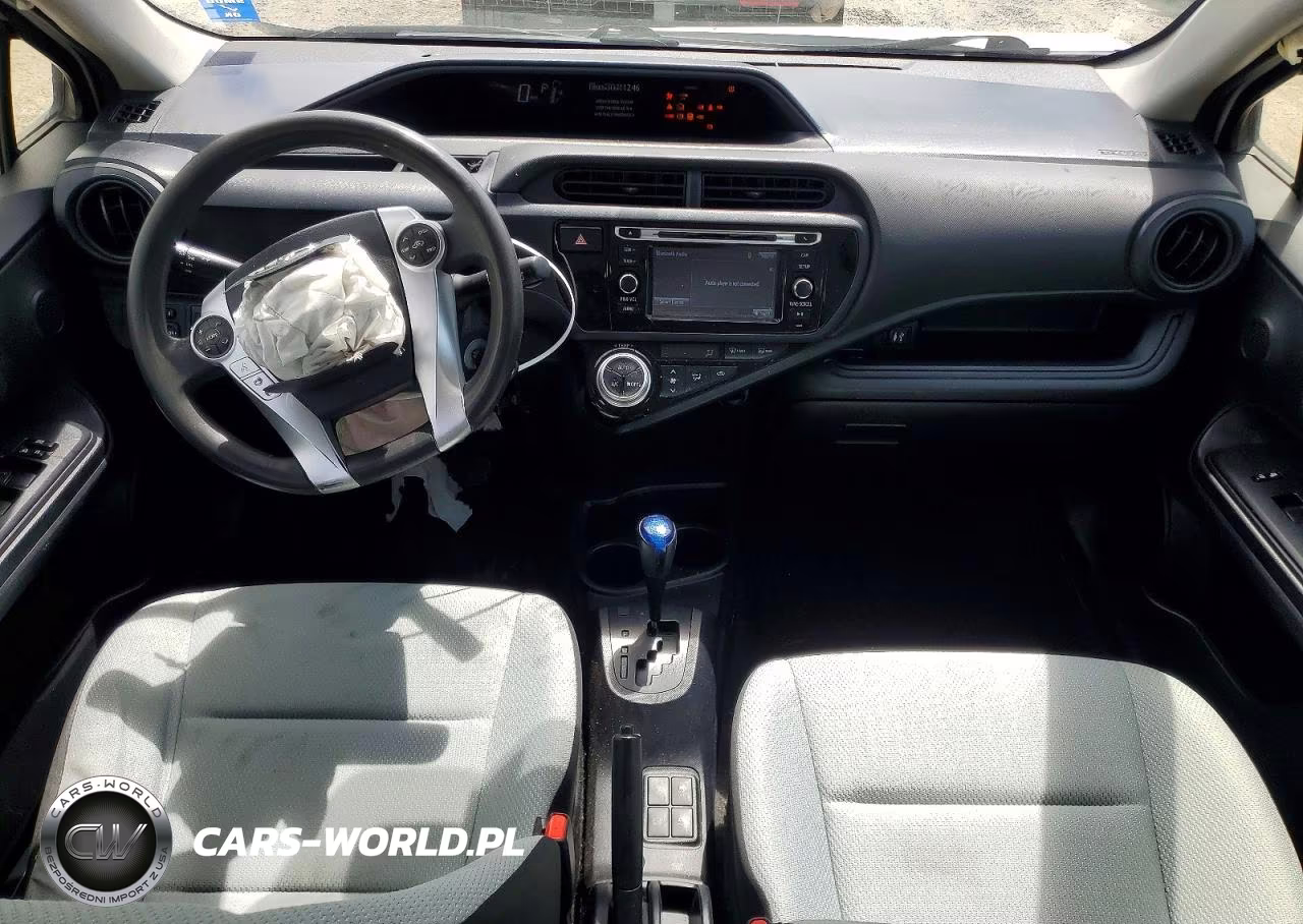 2016 Toyota Prius C One VIN:JTDKDTB32G1126709 - 8