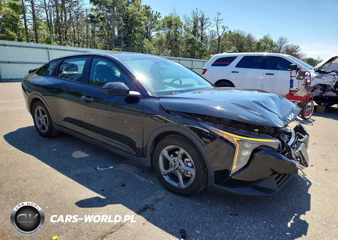 2025 Kia K4 Lxs VIN:3KPFT4DE4SE101714 - 4