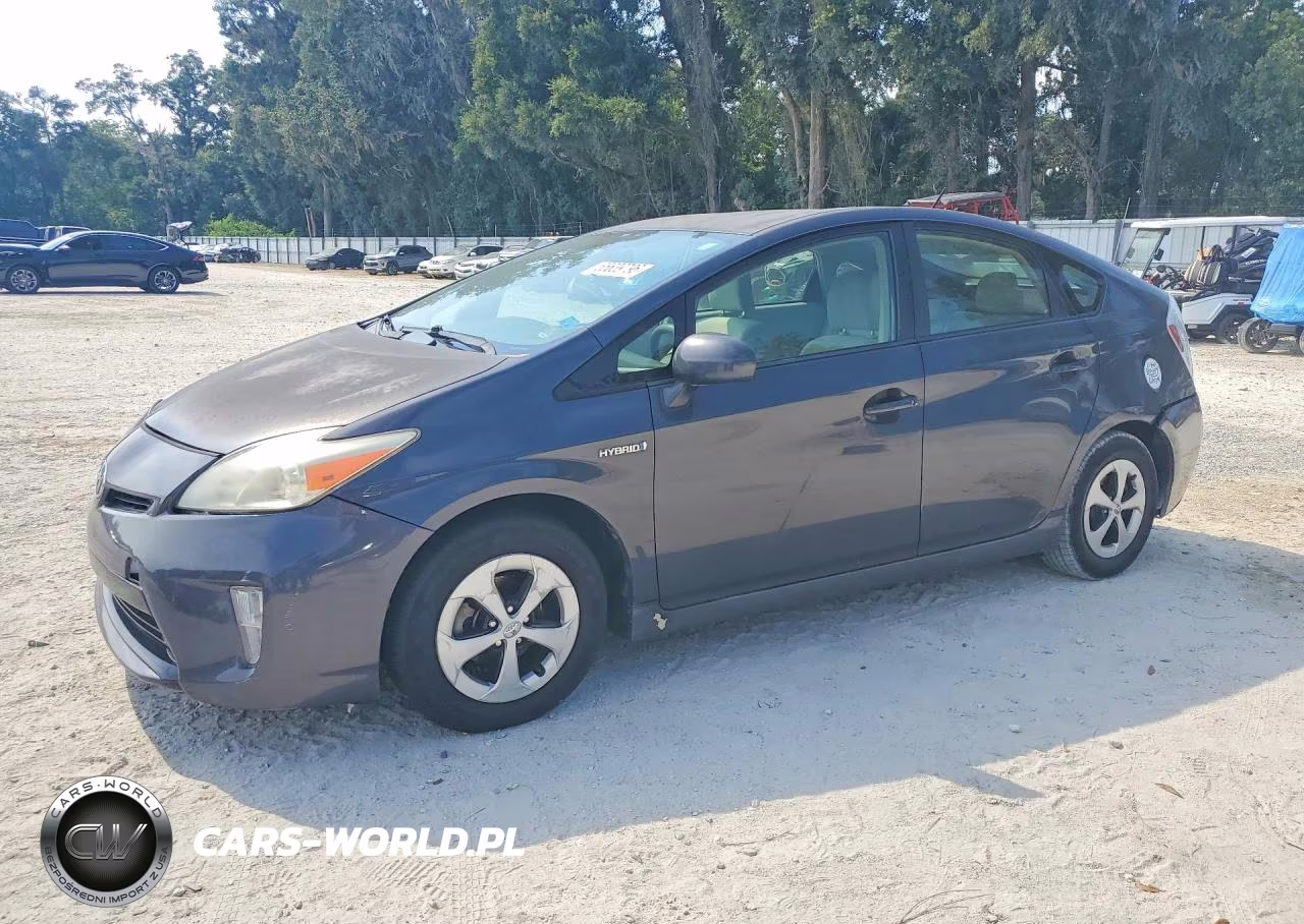 2013 Toyota Prius Two – zdjęcie 1 z 12