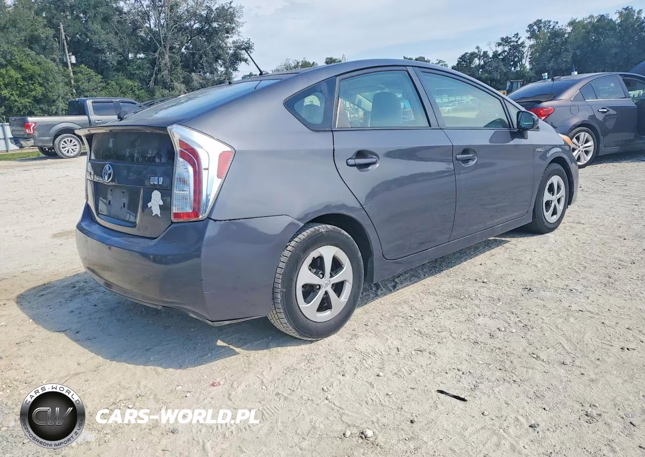 2013 Toyota Prius Two VIN:JTDKN3DU4D5590978 - 3