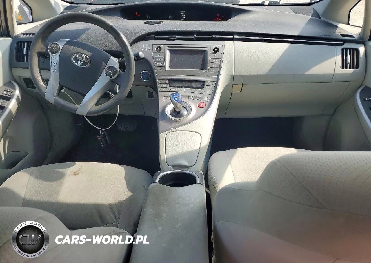 2013 Toyota Prius Two VIN:JTDKN3DU4D5590978 - 8