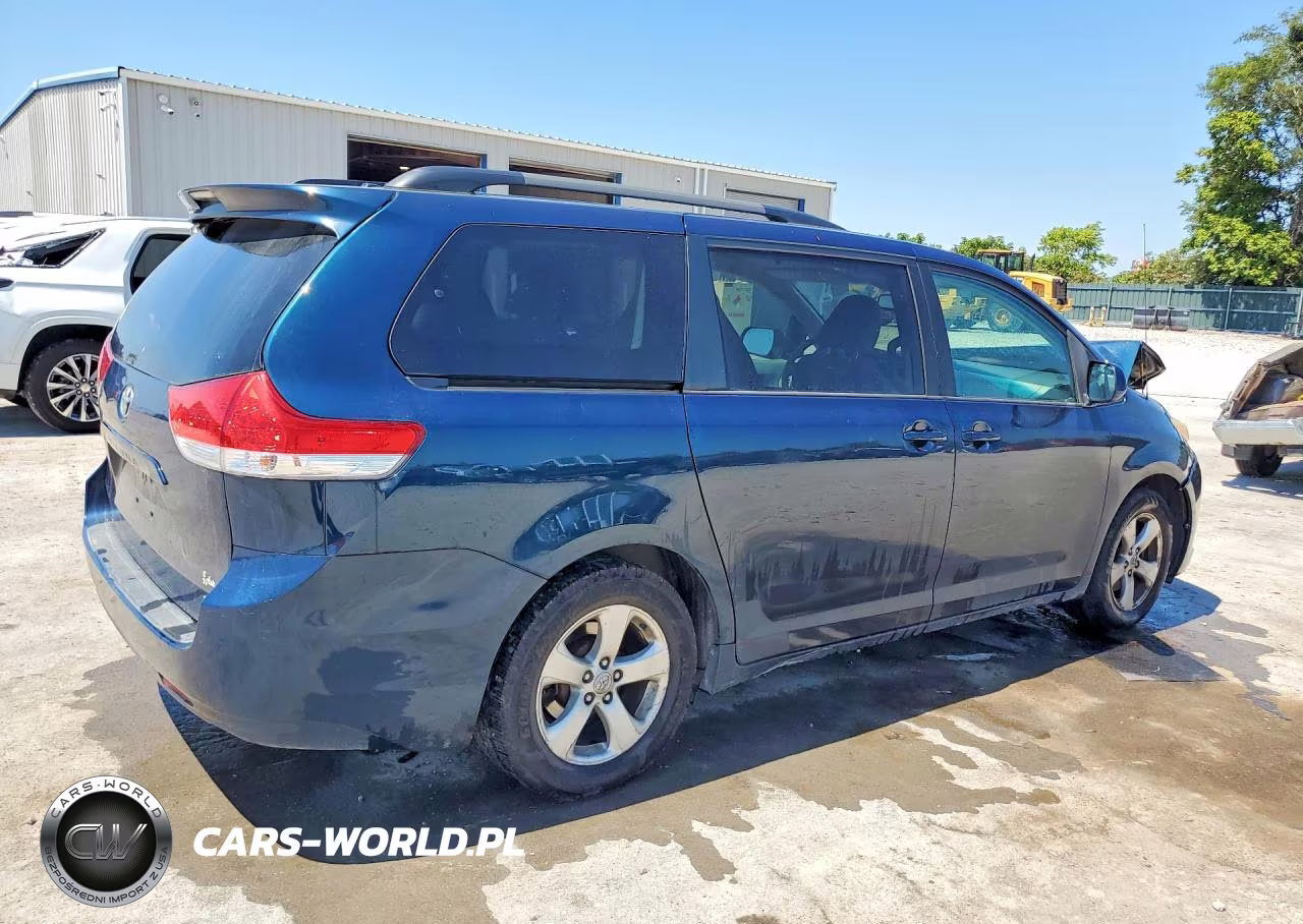 2012 Toyota Sienna Le VIN:5TDKK3DC7CS231746 - 3