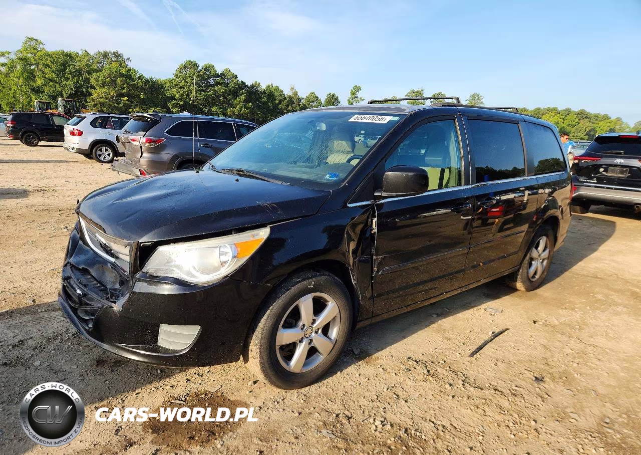 2011 Volkswagen Routan Se