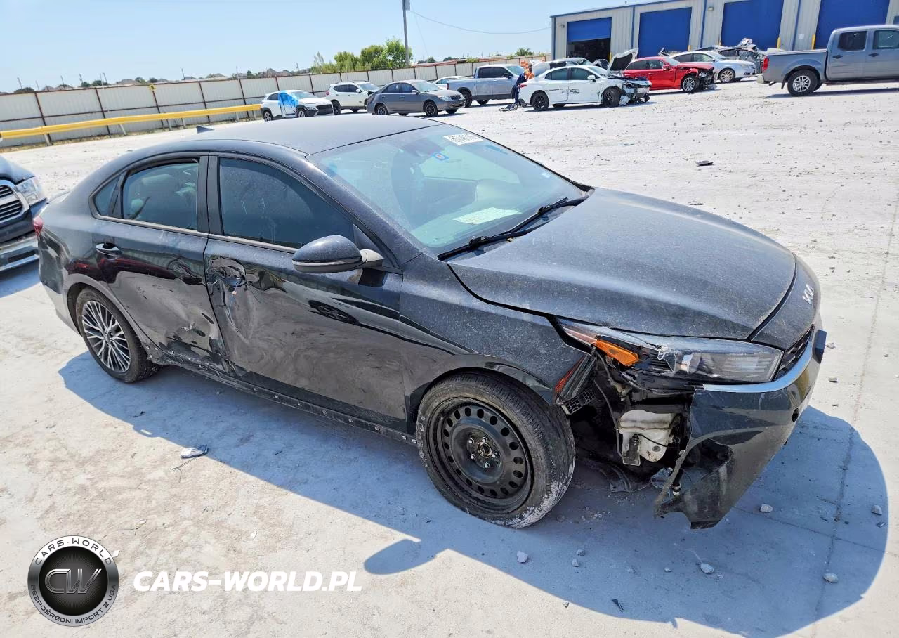 2022 Kia Forte Gt Line VIN:3KPF54AD8NE489315 - 4
