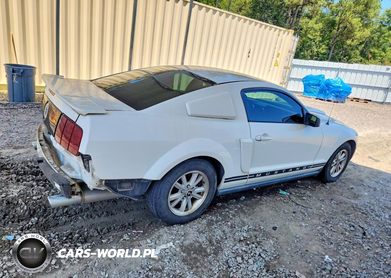 2007 Ford Mustang VIN:1ZVFT80N075252322 - 3