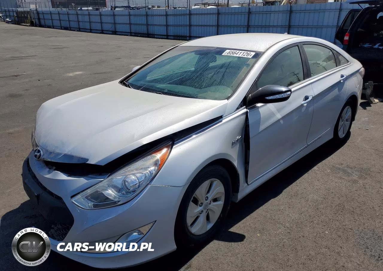 2015 Hyundai Sonata Hybrid Base VIN:KMHEC4A40FA133104 - 1