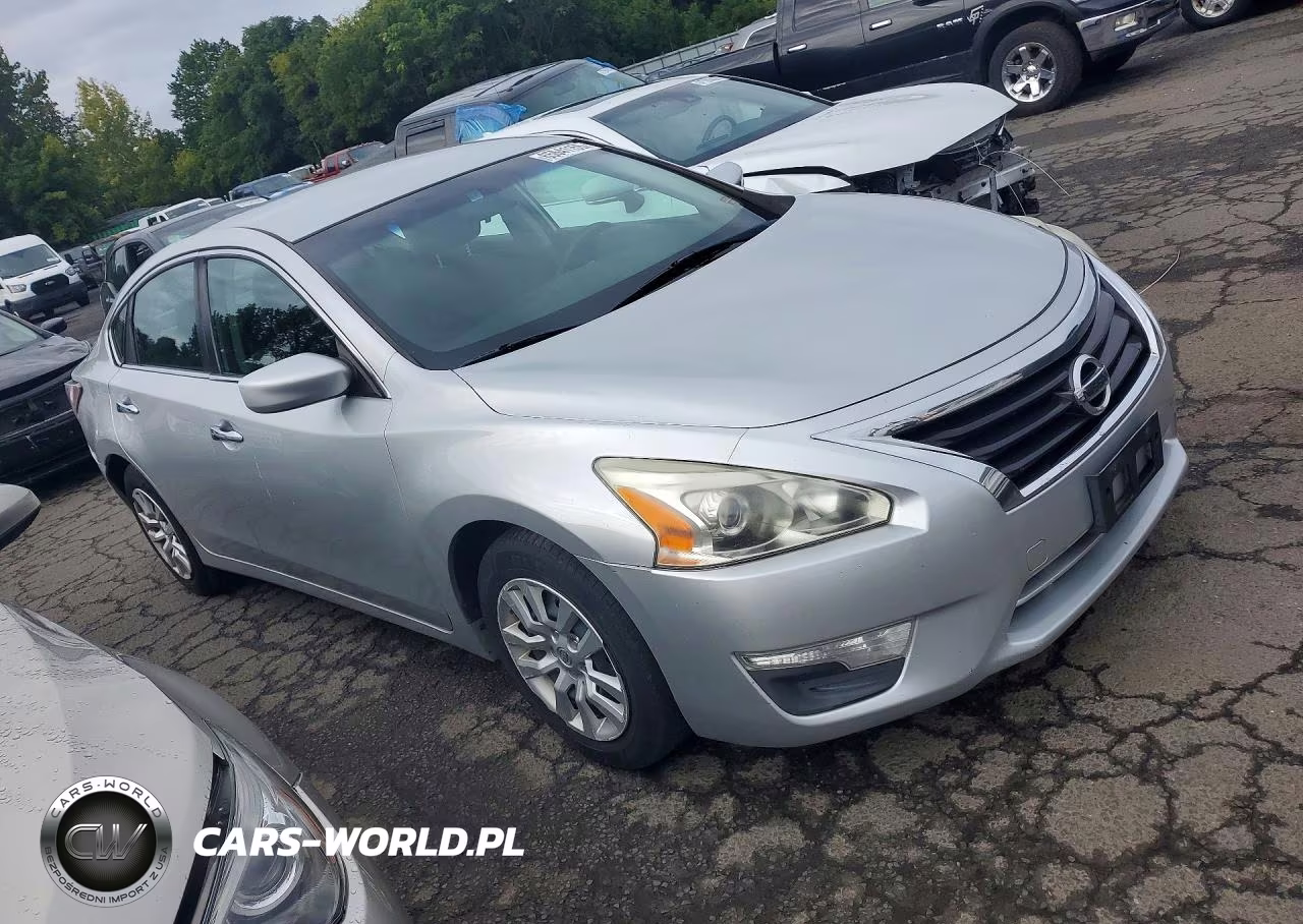 2015 Nissan Altima 2.5 S VIN:1N4AL3AP6FN306114 - 4