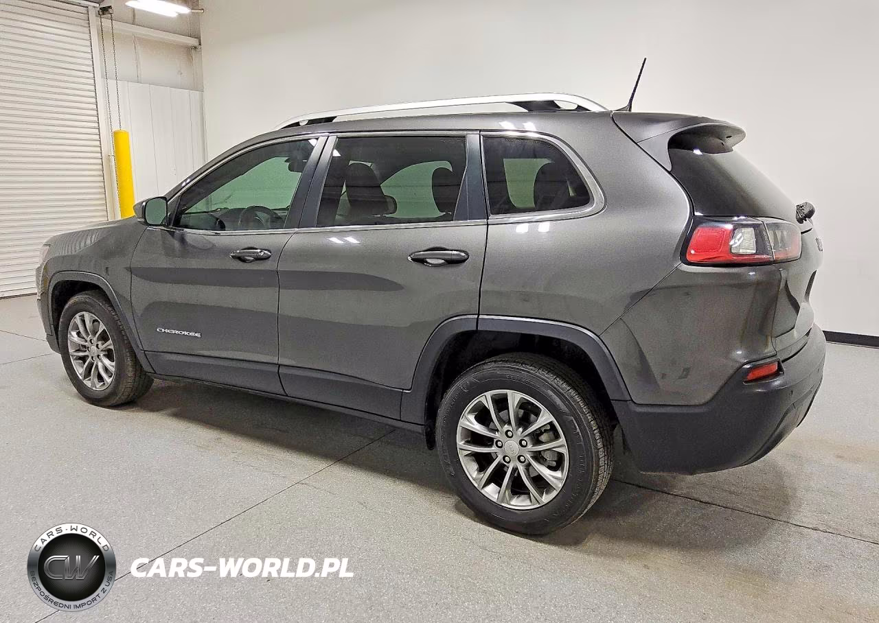 2019 Jeep Cherokee Latitude Plus VIN:1C4PJLLB6KD479112 - 2