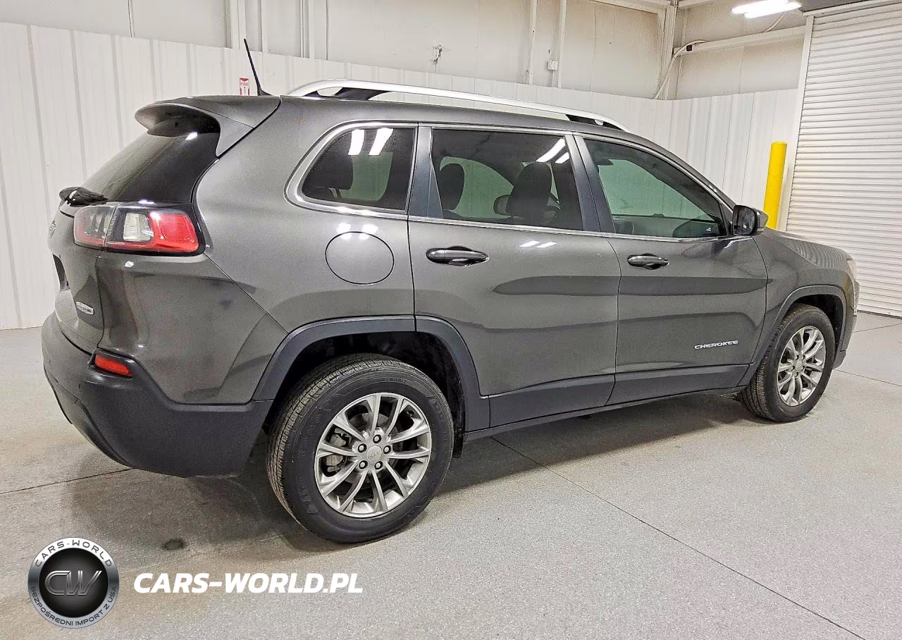 2019 Jeep Cherokee Latitude Plus VIN:1C4PJLLB6KD479112 - 3