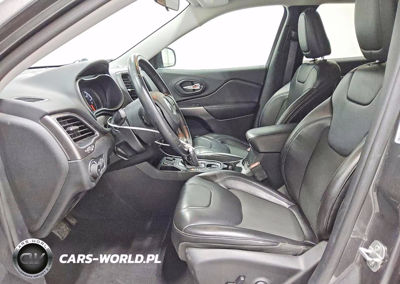 2019 Jeep Cherokee Latitude Plus VIN:1C4PJLLB6KD479112 - 7