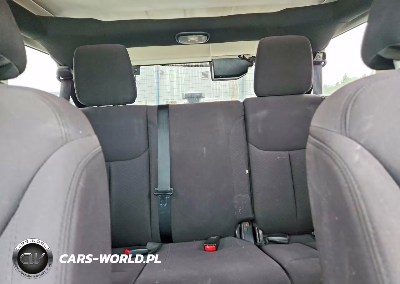 2013 Jeep Wrangler Unlimited Sport VIN:1C4HJWDG7DL679862 - 10