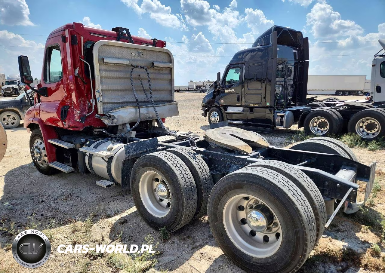 2015 Freightliner Cascadia VIN:3AKJGBDVXFSGJ9861 - 2
