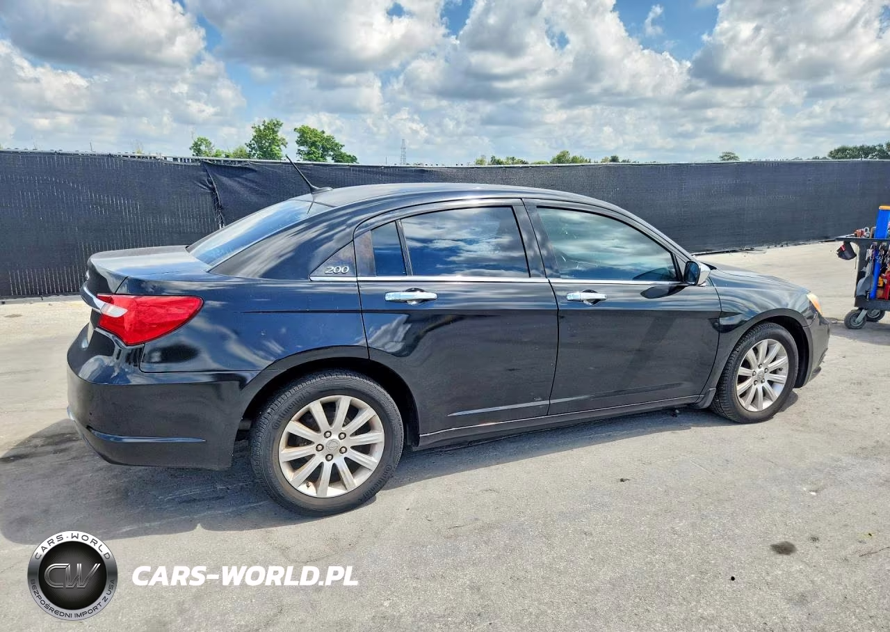 2014 Chrysler 200 Limited VIN:1C3CCBCG0EN100252 - 3