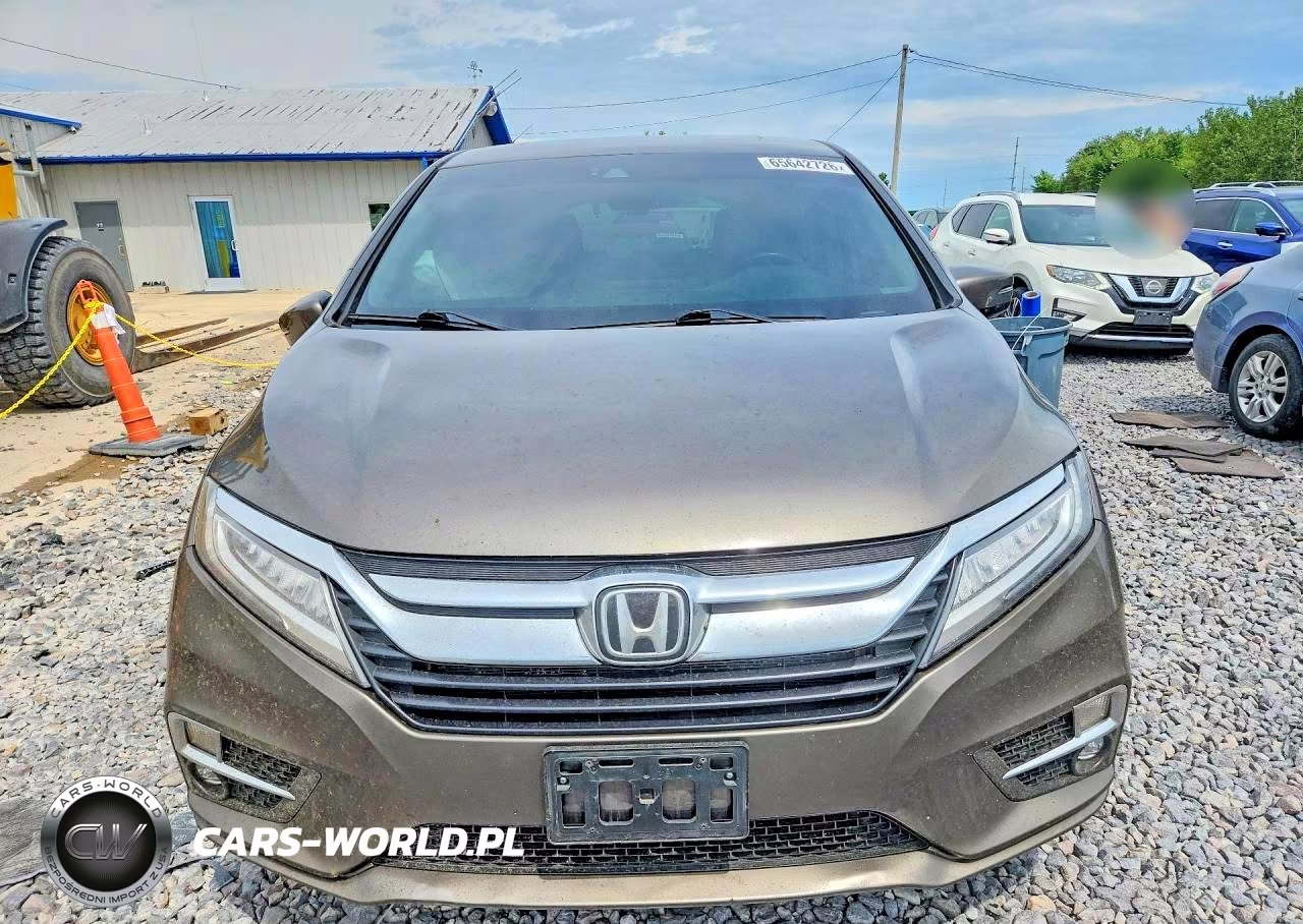 2018 Honda Odyssey Elite VIN:5FNRL6H90JB035810 - 5