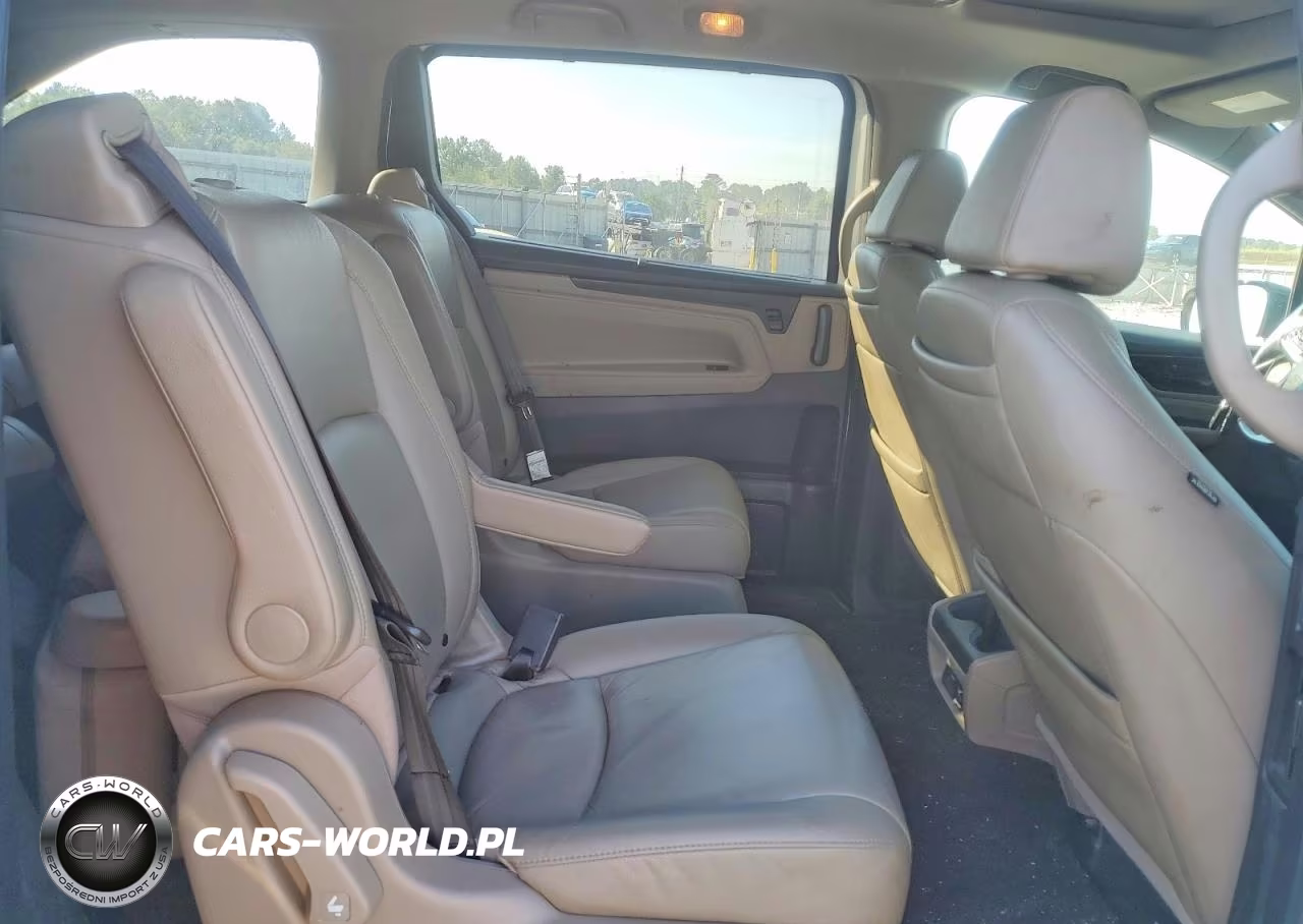 2018 Honda Odyssey Elite VIN:5FNRL6H96JB108078 - 11