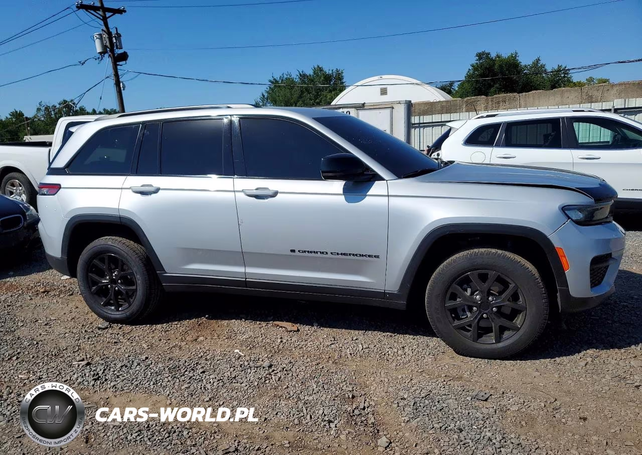 2024 Jeep Grand Cherokee Laredo VIN:1C4RJHAG4RC108857 - 4
