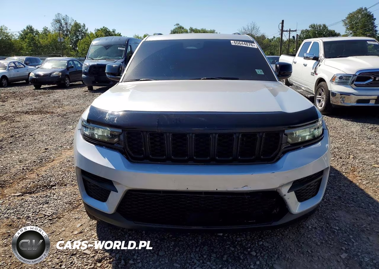 2024 Jeep Grand Cherokee Laredo VIN:1C4RJHAG4RC108857 - 5