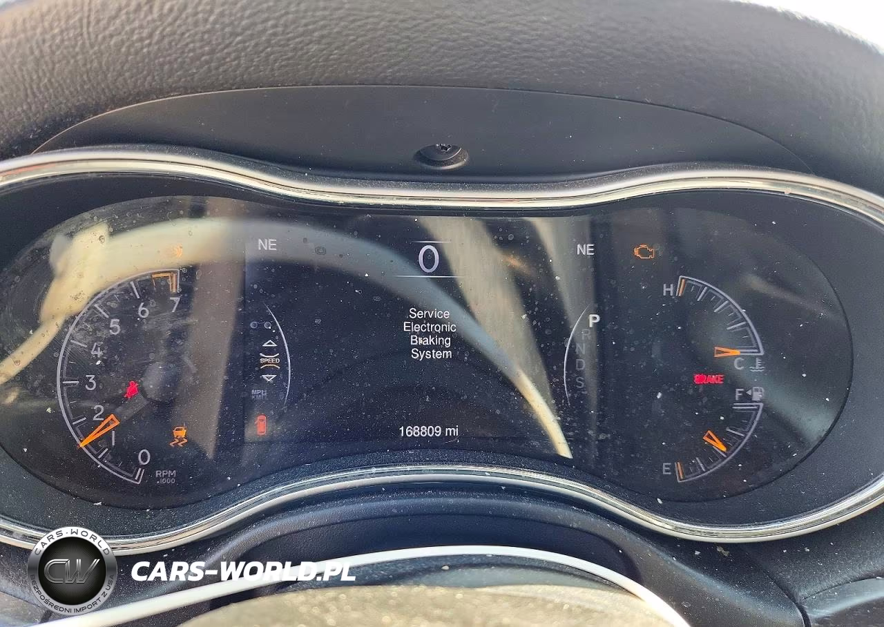 2015 Jeep Grand Cherokee Laredo VIN:1C4RJFAG2FC940455 - 9
