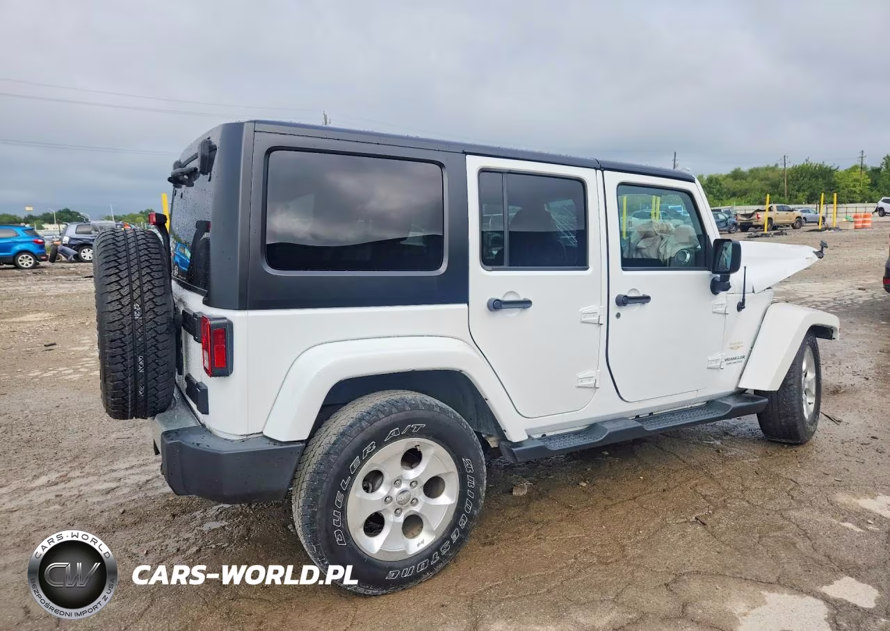 2015 Jeep Wrangler Unlimited Sahara VIN:1C4BJWEG8FL764216 - 3