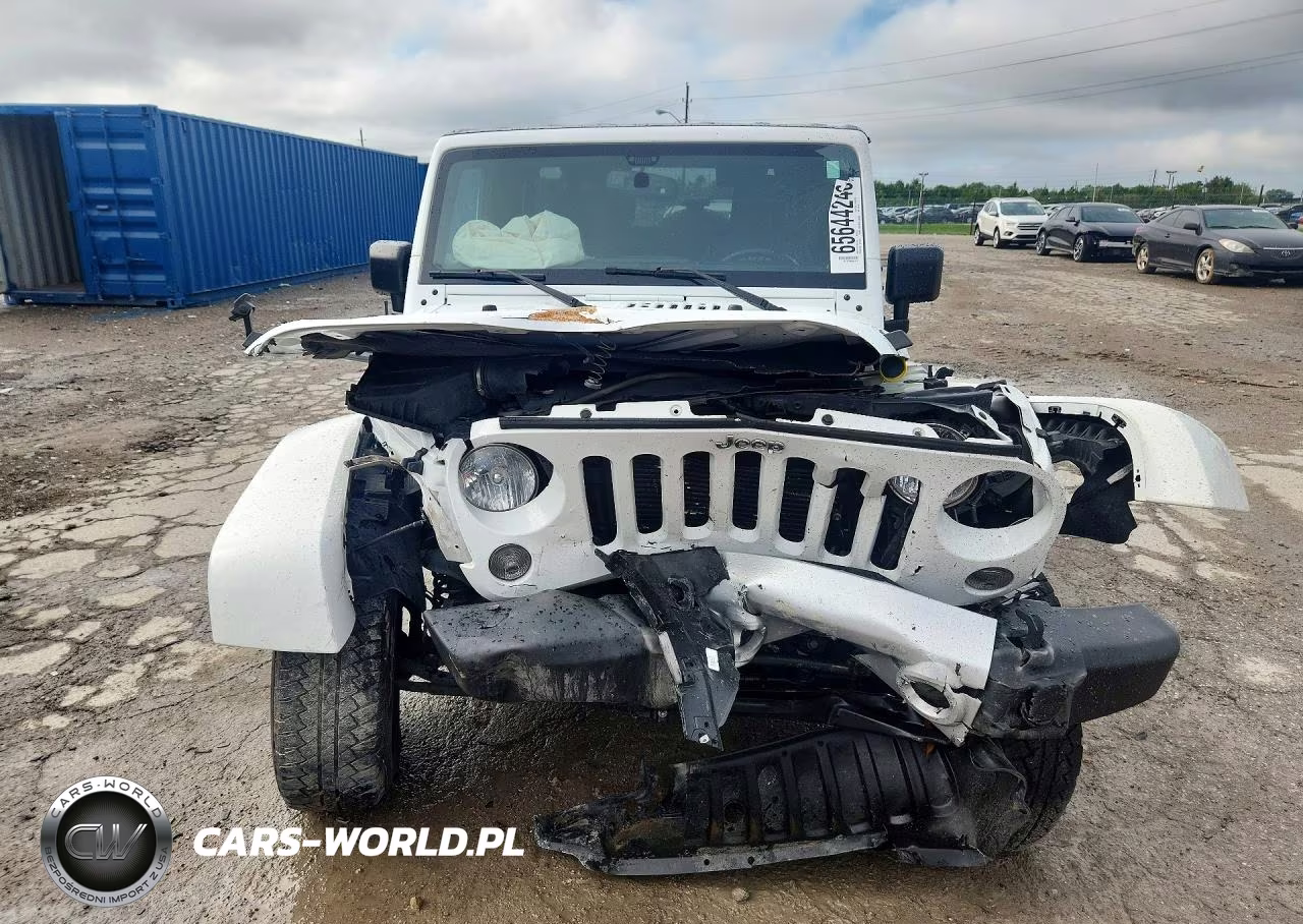 2015 Jeep Wrangler Unlimited Sahara VIN:1C4BJWEG8FL764216 - 5