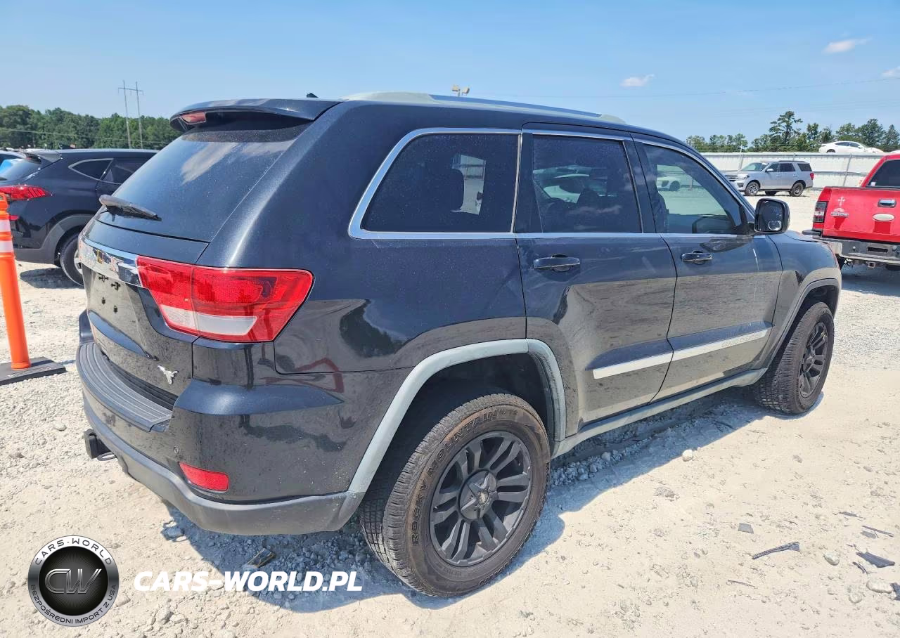 2011 Jeep Grand Cherokee Laredo VIN:1J4RR4GT7BC543927 - 3