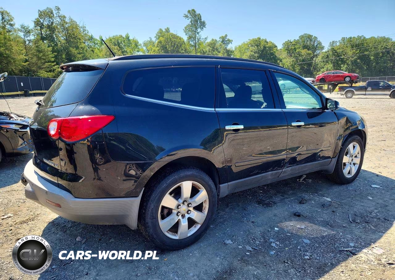 2011 Chevrolet Traverse Lt VIN:1GNKRGED5BJ228356 - 3