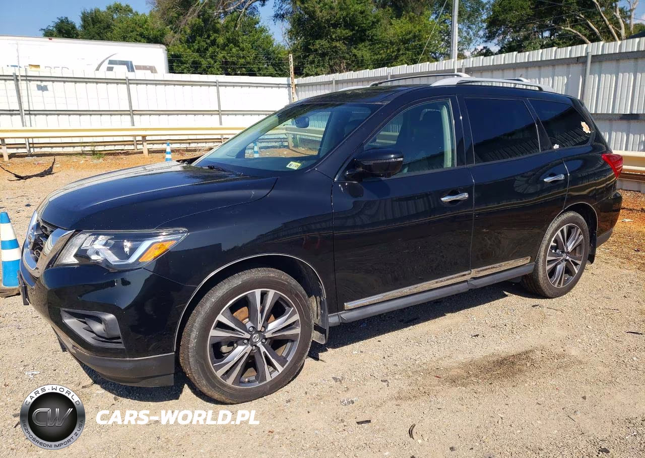 2017 Nissan Pathfinder Platinum – zdjęcie 1 z 13