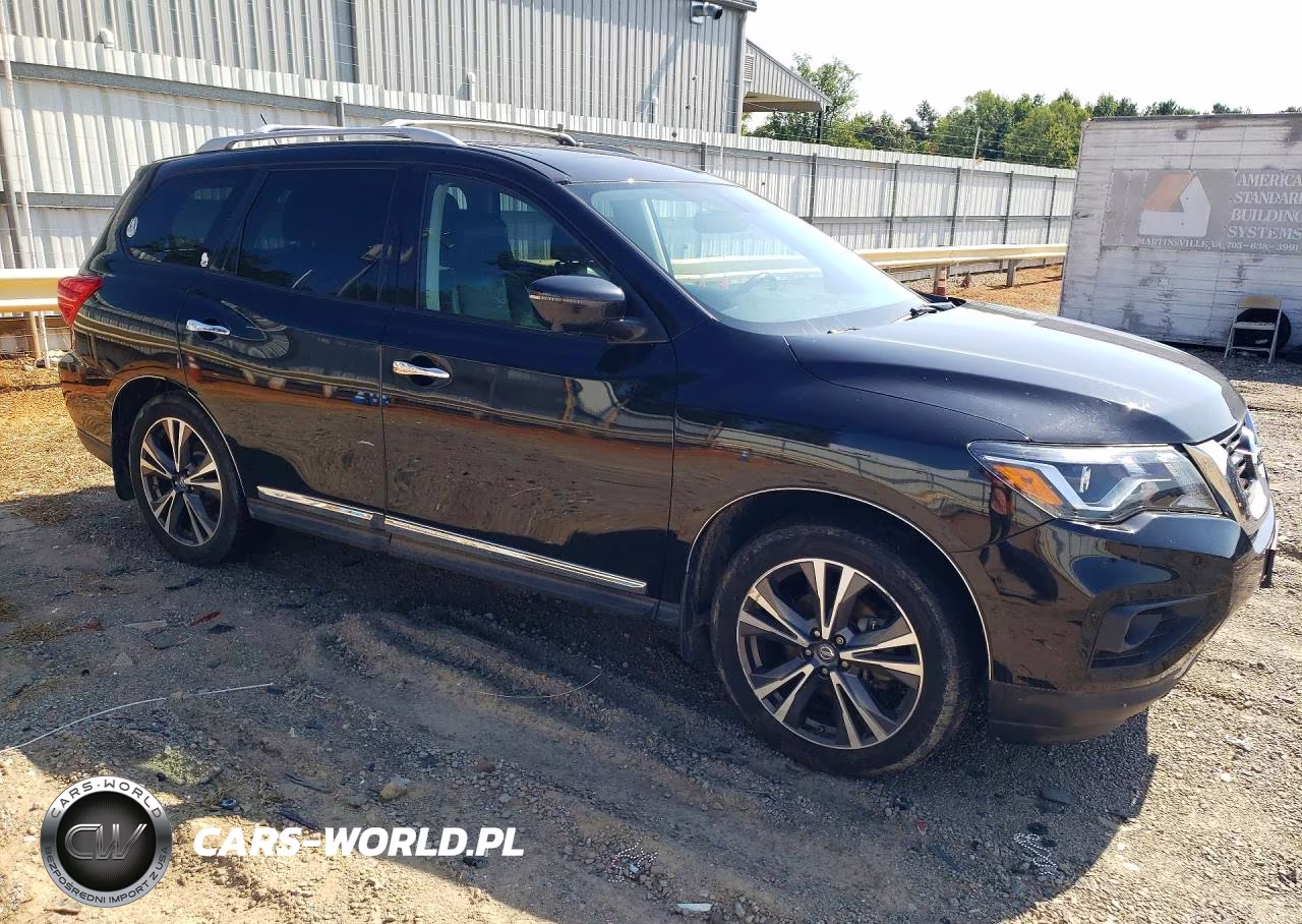 2017 Nissan Pathfinder Platinum VIN:5N1DR2MM4HC619142 - 4