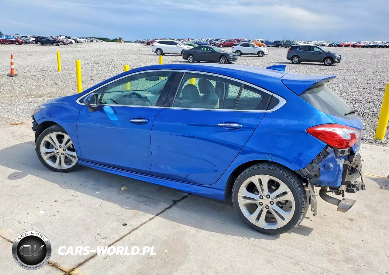 2018 Chevrolet Cruze Premier VIN:3G1BF6SM5JS618329 - 2