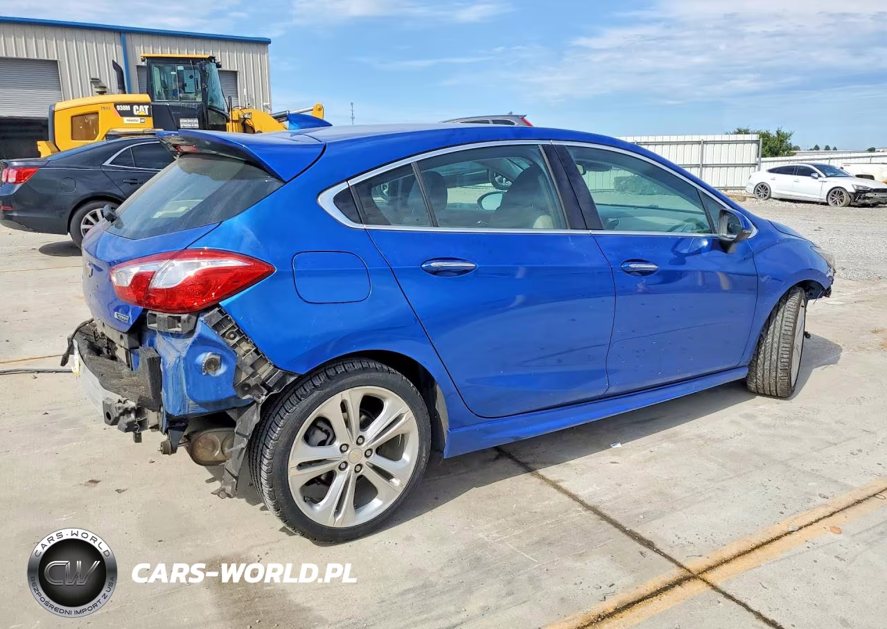 2018 Chevrolet Cruze Premier VIN:3G1BF6SM5JS618329 - 3