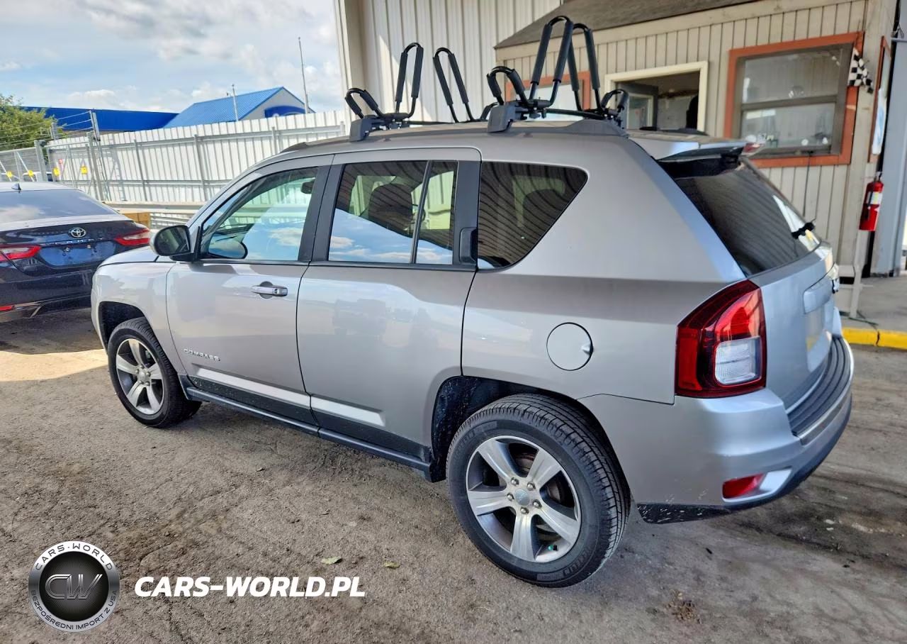 2016 Jeep Compass Latitude VIN:1C4NJCEA2GD760651 - 2