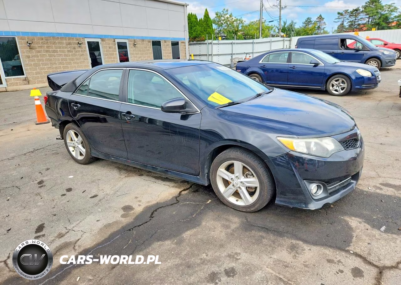 2013 Toyota Camry Se VIN:4T1BF1FK3DU225562 - 4