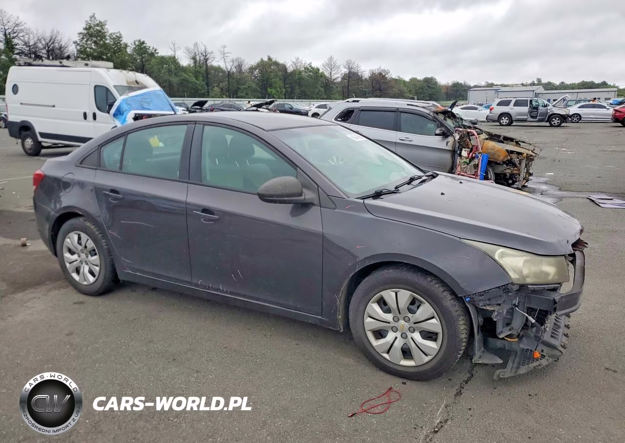 2014 Chevrolet Cruze Ls VIN:1G1PA5SH5E7180000 - 4