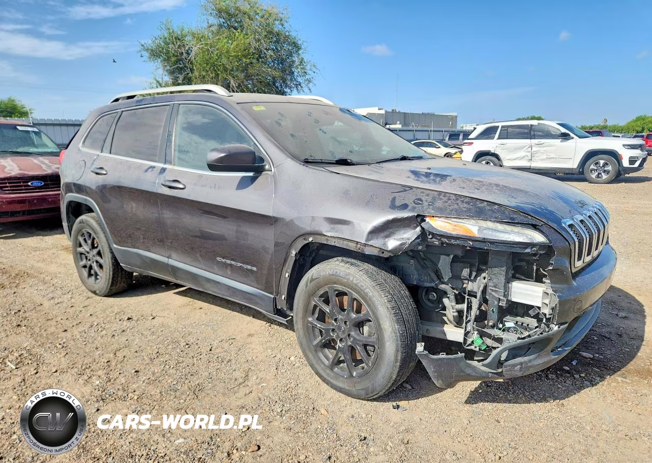 2015 Jeep Cherokee Latitude VIN:1C4PJMCS9FW563246 - 4