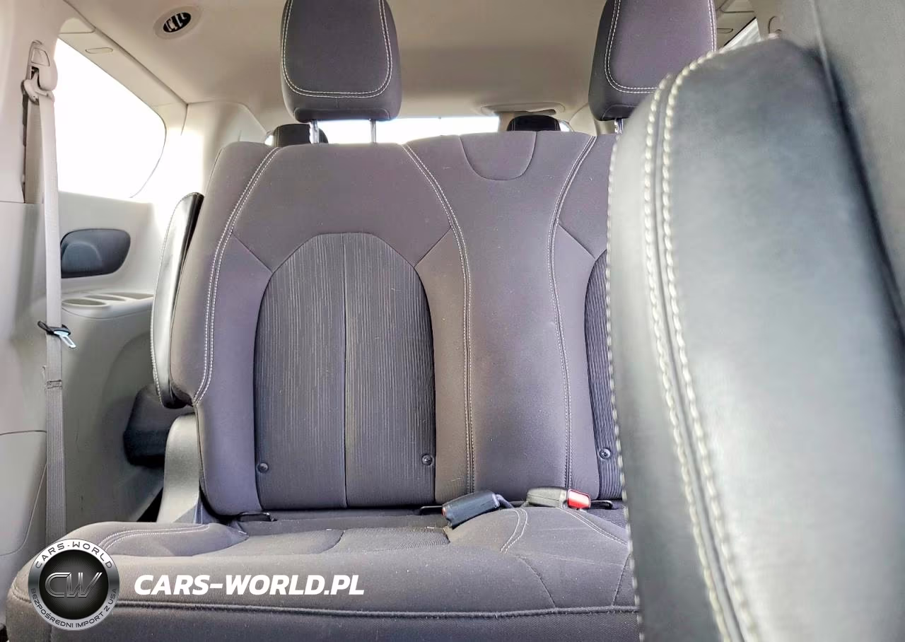 2020 Chrysler Voyager L VIN:2C4RC1AGXLR107762 - 10