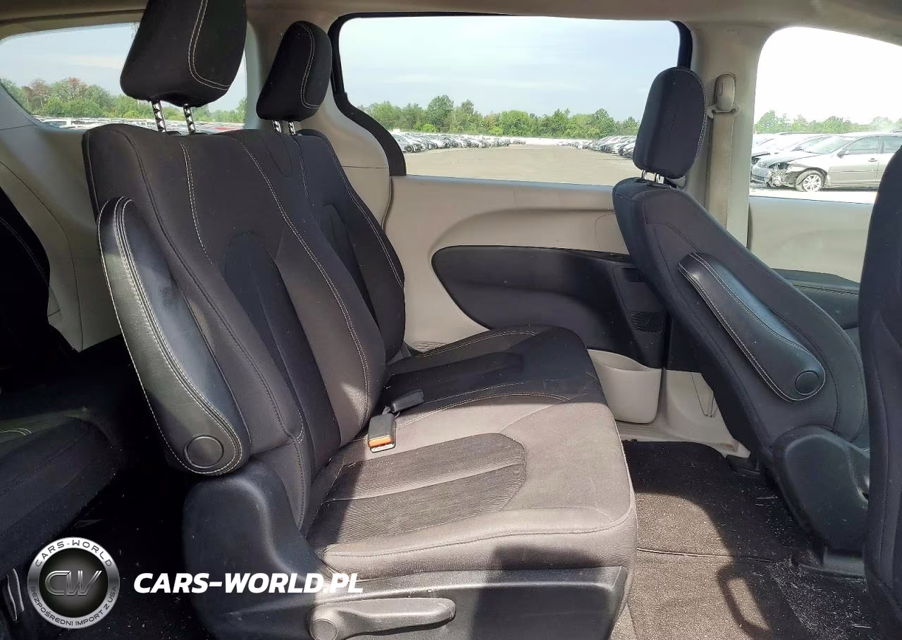 2020 Chrysler Voyager L VIN:2C4RC1AGXLR107762 - 11