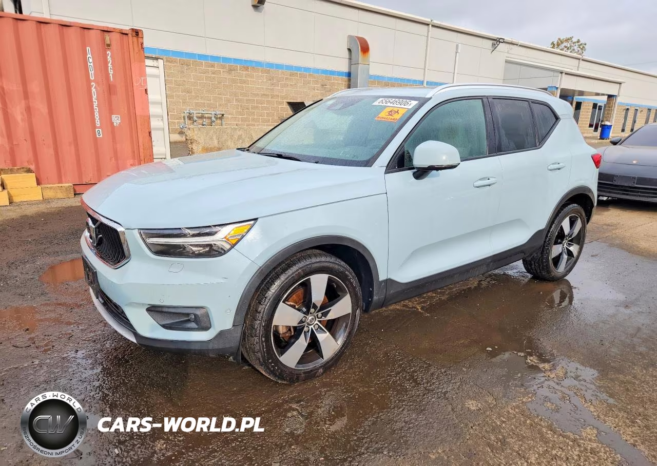 2019 Volvo Xc40 T5 Momentum – zdjęcie 1 z 12