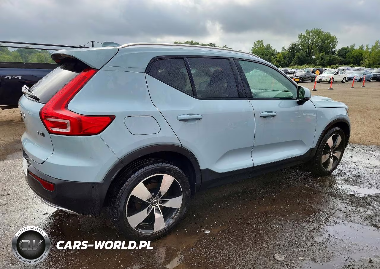 2019 Volvo Xc40 T5 Momentum VIN:YV4162XZ7K2007647 - 3