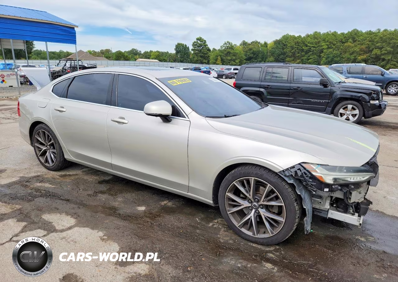 2018 Volvo S90 T5 Momentum VIN:LVY982AK9JP029378 - 4