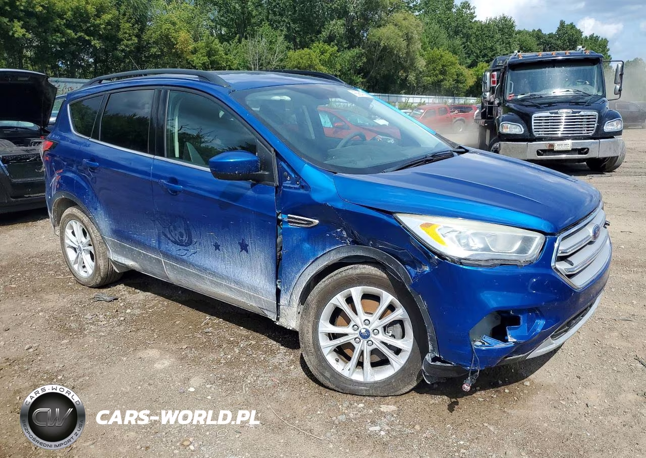 2017 Ford Escape Se VIN:1FMCU9GD0HUC94899 - 4