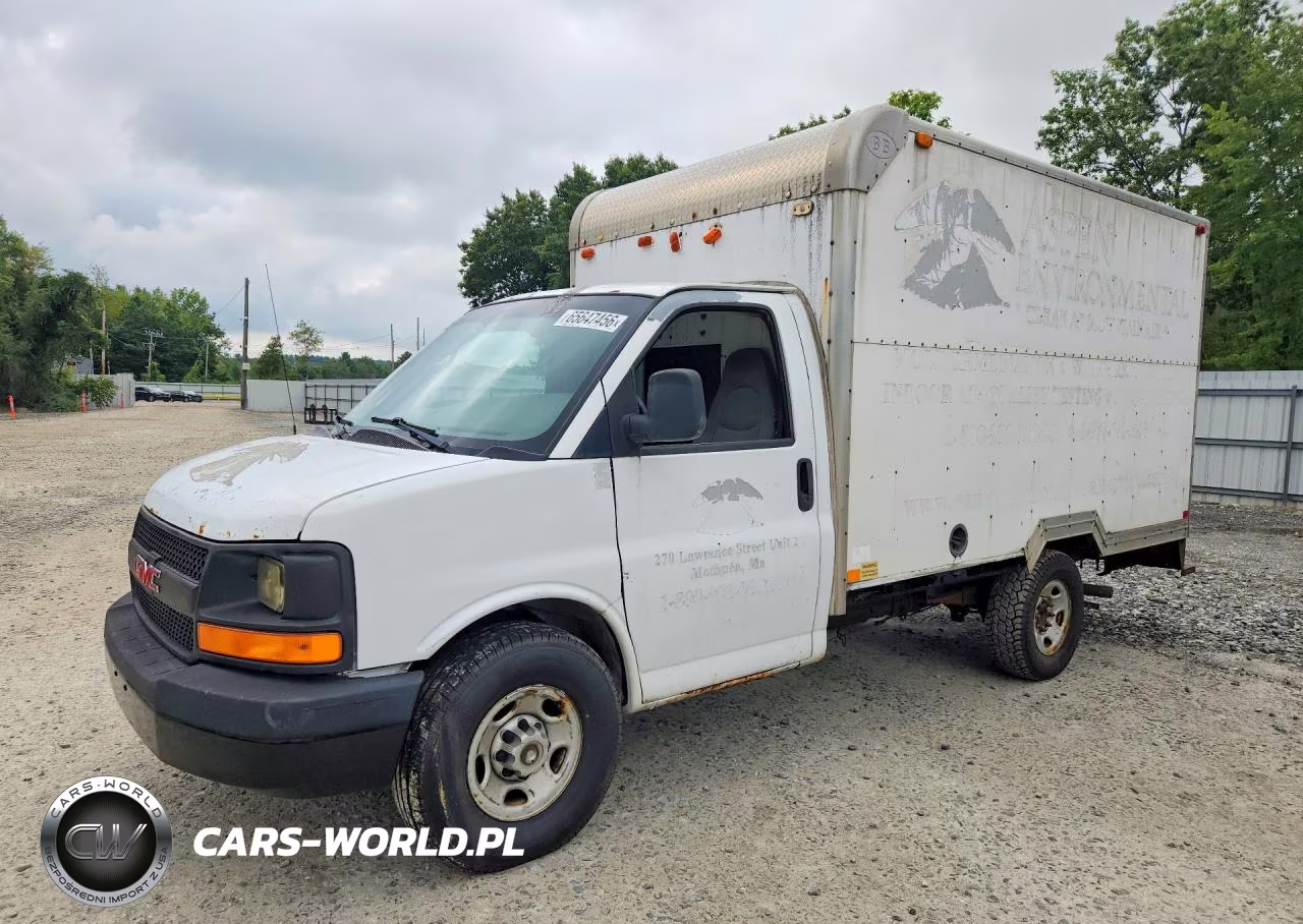 2009 GMC Savana Cutaway G3500