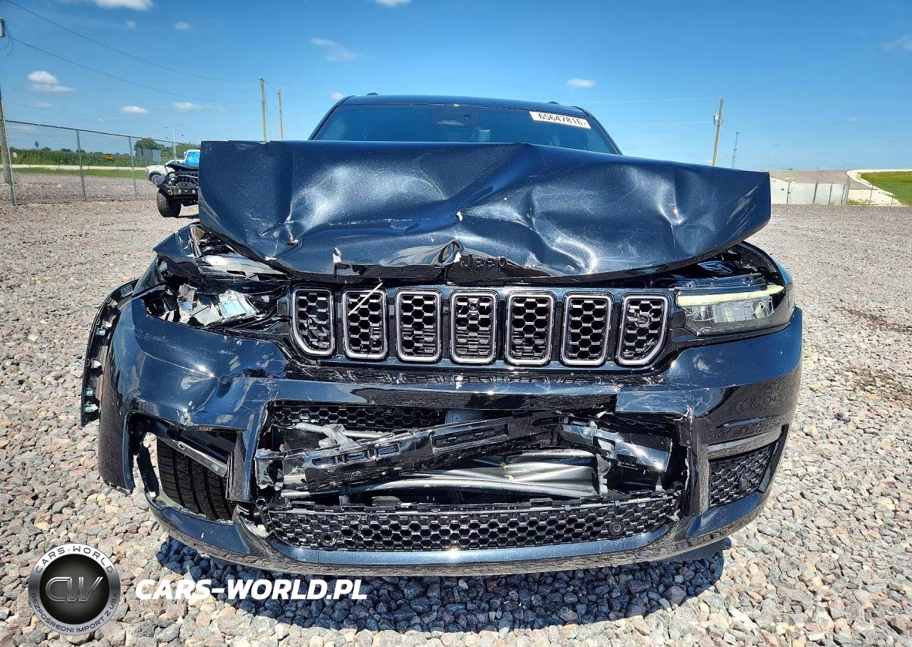 2023 Jeep Grand Cherokee L Summit VIN:1C4RJKEG8P8736721 - 5